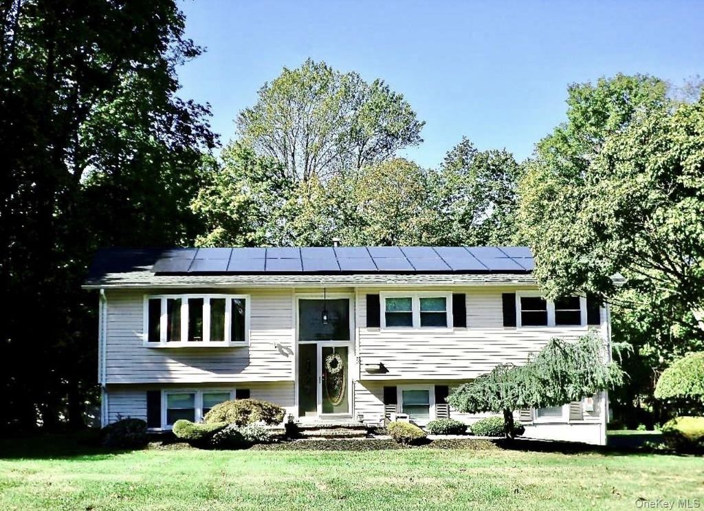 8 Jodi Lane, New City, NY 10956