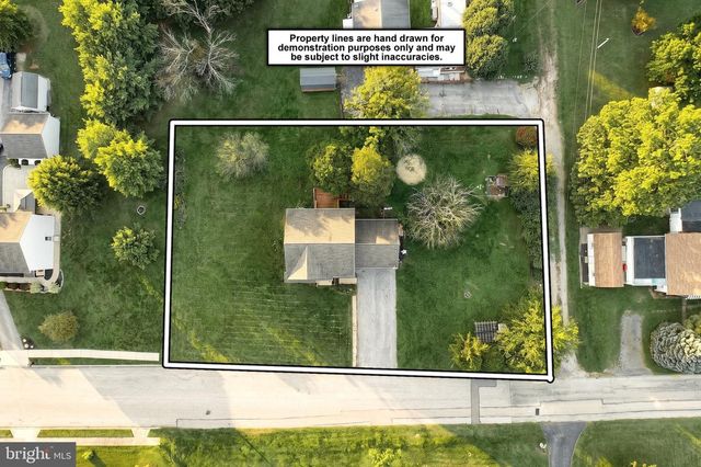 3241 WALKER AVE, Dover, PA 17315