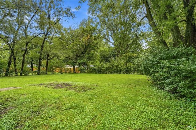 17249 S Prospect Avenue, Belton, MO 64012