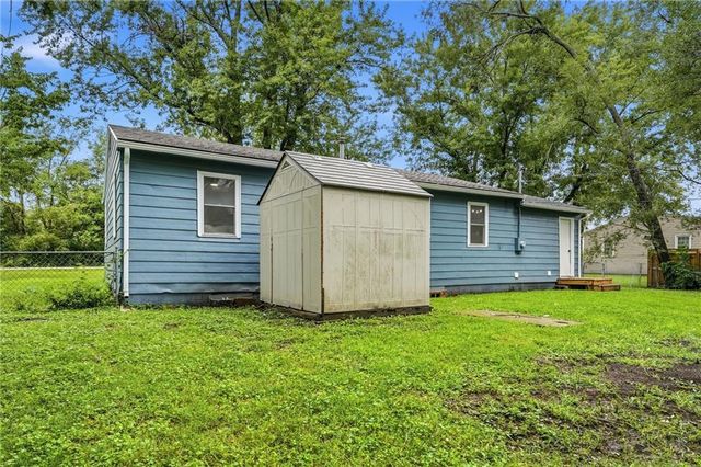 17249 S Prospect Avenue, Belton, MO 64012
