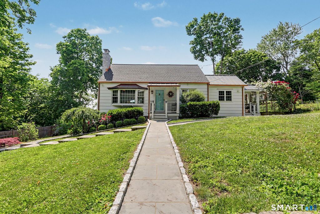 51 Grandview Road, Fairfield, CT 06825