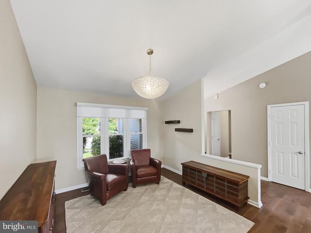 13905 DEVIAR DR, Centreville, VA 20120