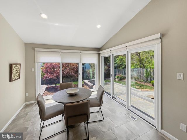 13905 DEVIAR DR, Centreville, VA 20120