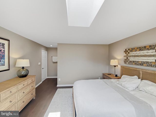 13905 DEVIAR DR, Centreville, VA 20120