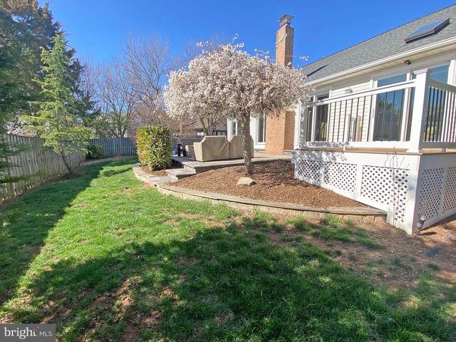 13905 DEVIAR DR, Centreville, VA 20120