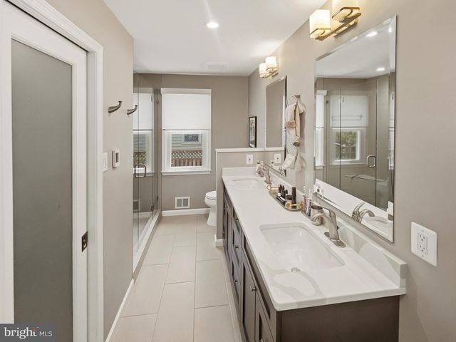 13905 DEVIAR DR, Centreville, VA 20120