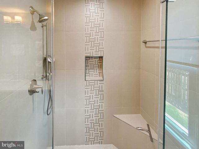 13905 DEVIAR DR, Centreville, VA 20120