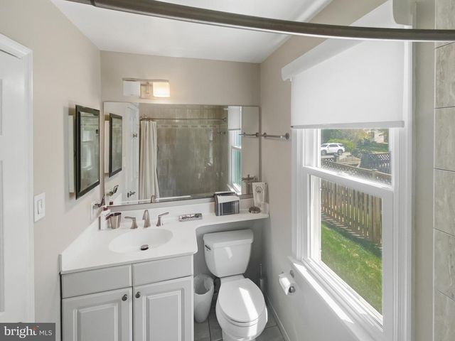 13905 DEVIAR DR, Centreville, VA 20120