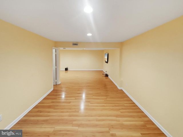 13905 DEVIAR DR, Centreville, VA 20120