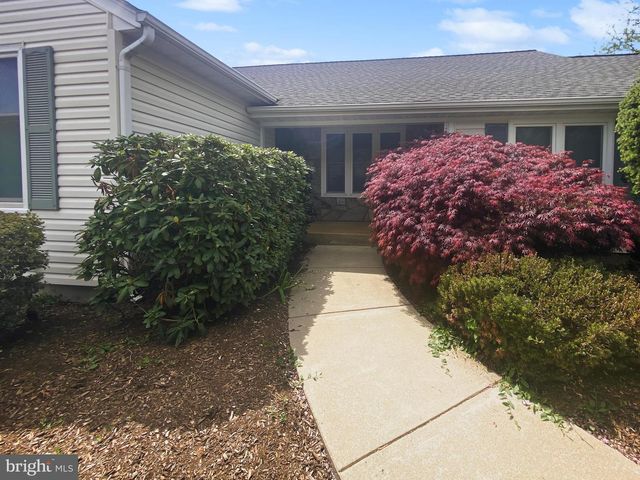 13905 DEVIAR DR, Centreville, VA 20120