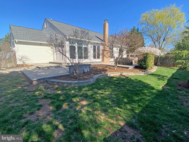 13905 DEVIAR DR, Centreville, VA 20120