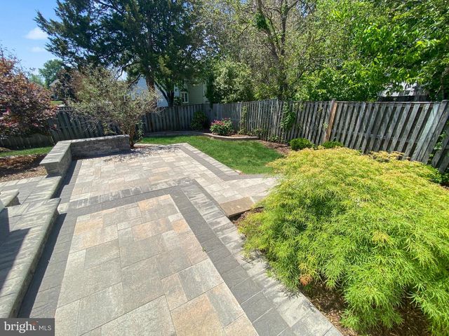13905 DEVIAR DR, Centreville, VA 20120