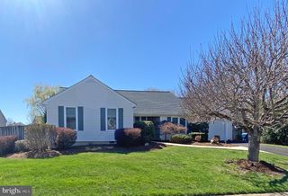 13905 DEVIAR DR, Centreville, VA 20120