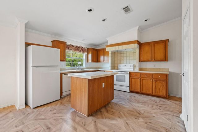 2906 Shannon Court, Humble, TX 77396