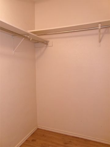 622 W Warrior Trail, Grand Prairie, TX 75052