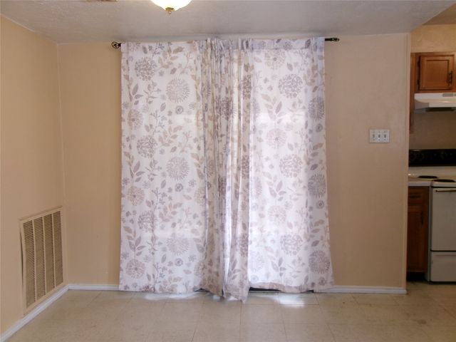 622 W Warrior Trail, Grand Prairie, TX 75052