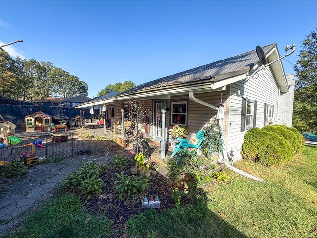 728 Ferne Dr, North Buffalo Twp, PA 16201