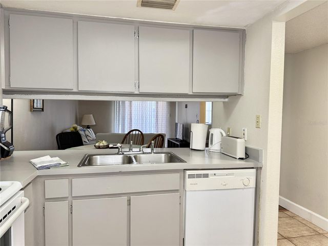 5054 TERRACE CLUB LANE 101, Tampa, FL 33617