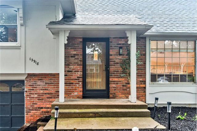 12918 Sycamore Avenue, Grandview, MO 64030