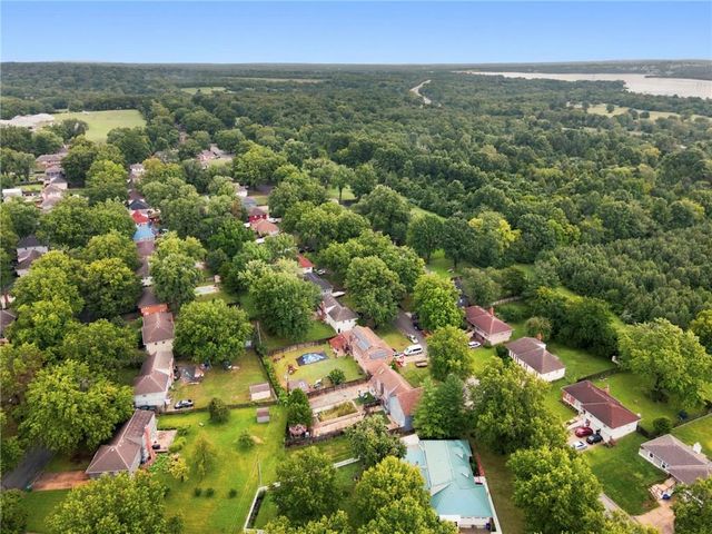 12918 Sycamore Avenue, Grandview, MO 64030