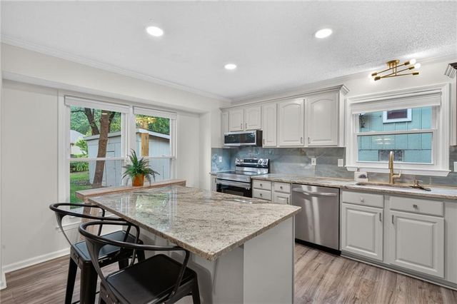 12918 Sycamore Avenue, Grandview, MO 64030