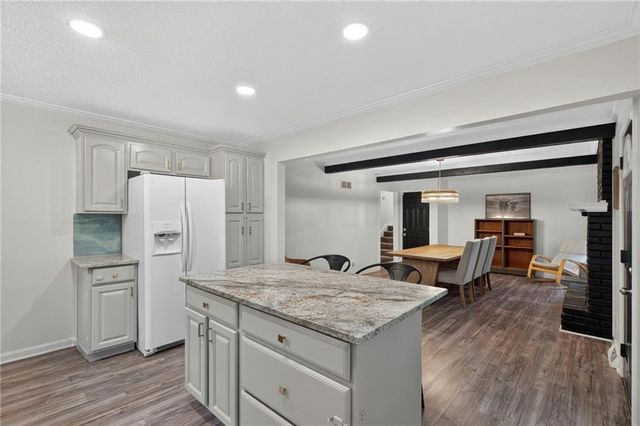 12918 Sycamore Avenue, Grandview, MO 64030