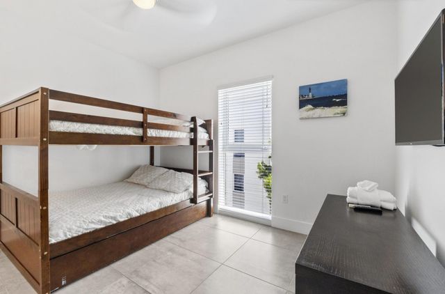 1367 N Ocean Boulevard, Pompano Beach, FL 33062