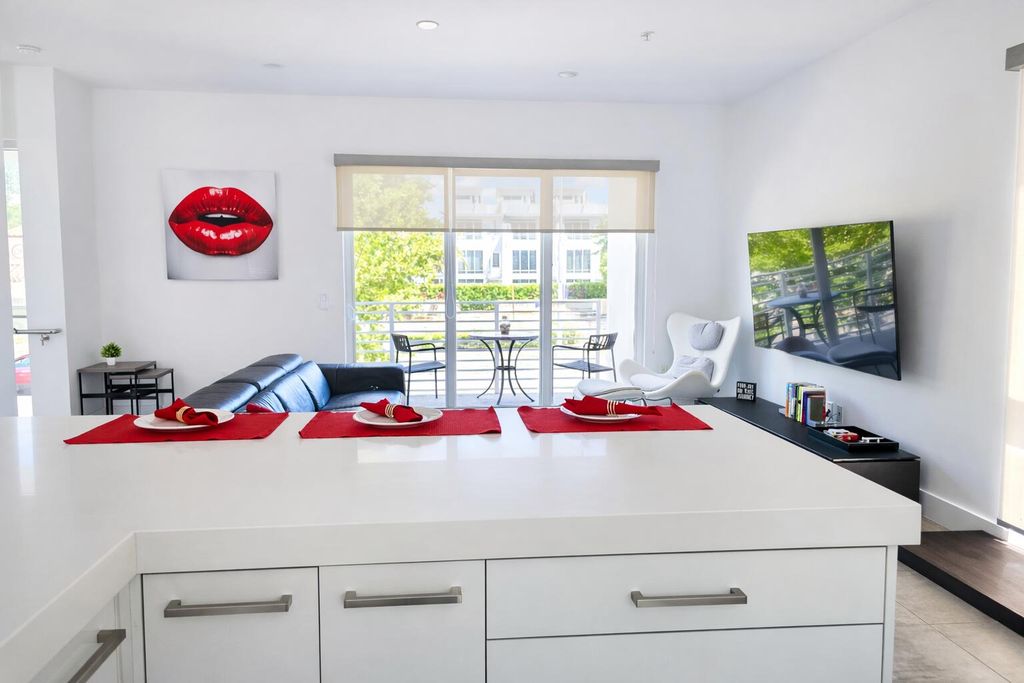 1367 N Ocean Boulevard, Pompano Beach, FL 33062