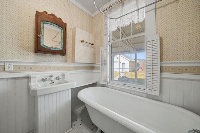 415 Church St, Jackson, CA 95642