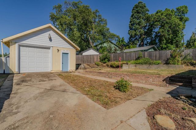 415 Church St, Jackson, CA 95642