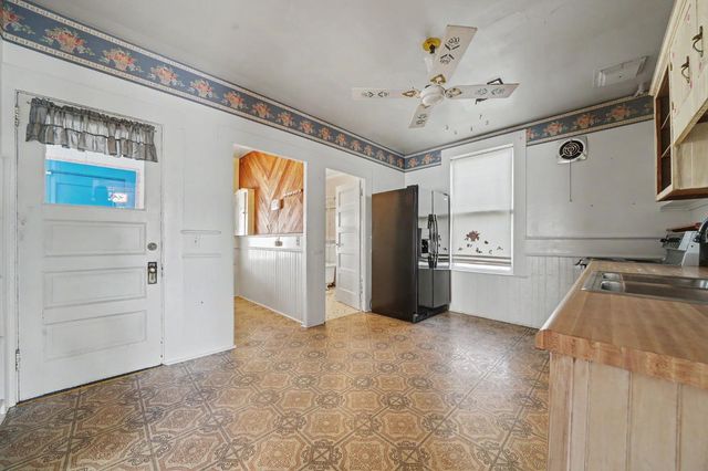 415 Church St, Jackson, CA 95642