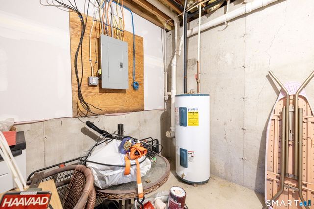 240 Wesley Street APT 4, Waterbury, CT 06708