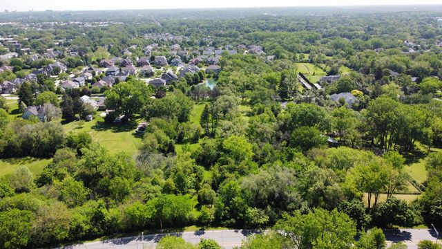 5s504 Radcliff Road, Naperville, IL 60563