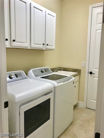 28694 Newtown CT, Bonita Springs, FL 34135