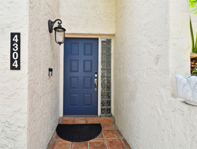 4304 HARBOR HOUSE DRIVE, Tampa, FL 33615