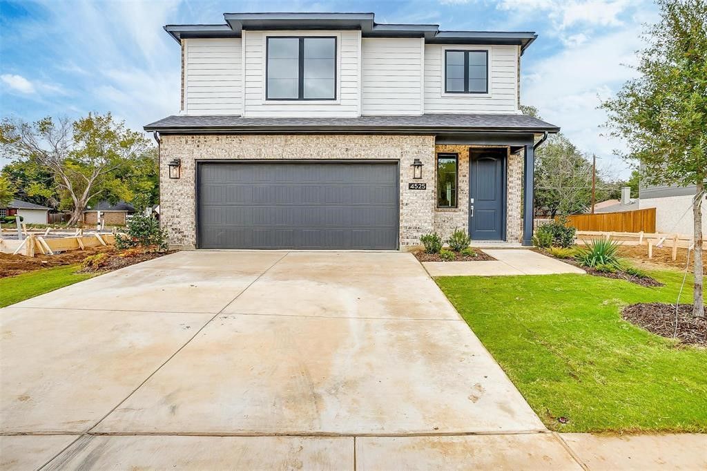 4525 Hogans Alley Drive, Arlington, TX 76001