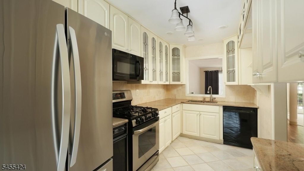 851 Princeton Ct, Branchburg Twp., NJ 08853 — photo 3