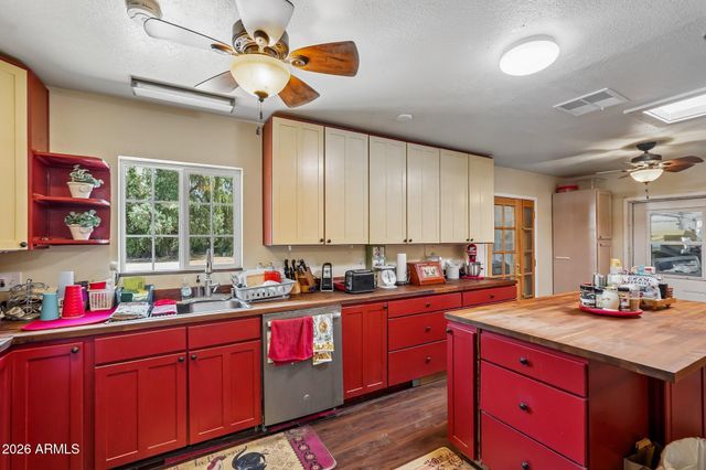10520 W MULBERRY Drive, Avondale, AZ 85392