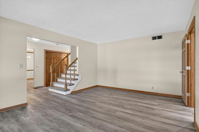 1585 Marshfield Drive, Rockford, IL 61107