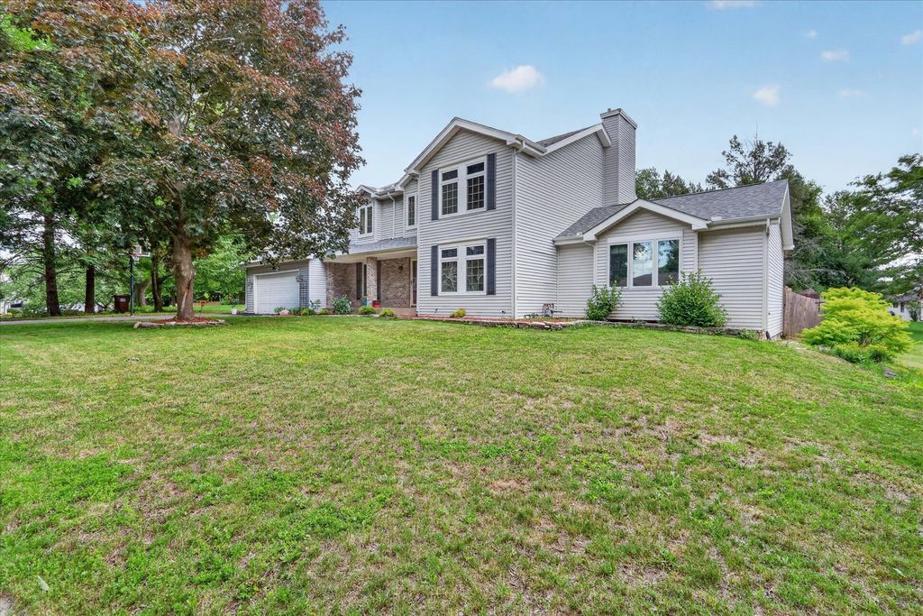 1585 Marshfield Drive, Rockford, IL 61107