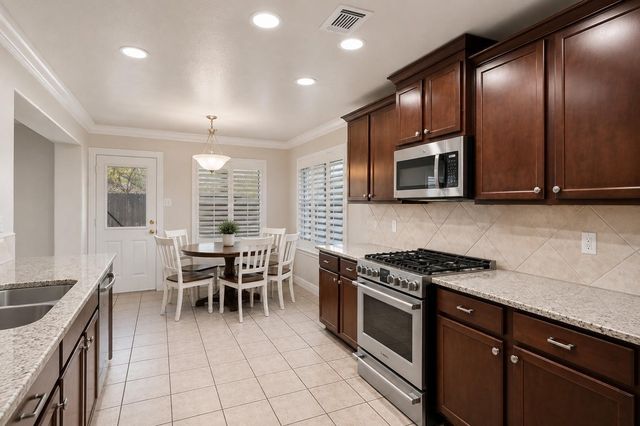 235 Magnolia Way, League City, TX 77573