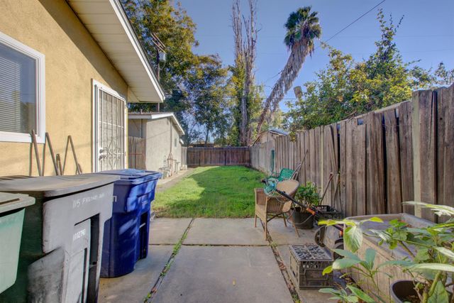 115 Fresno Ave, Modesto, CA 95351