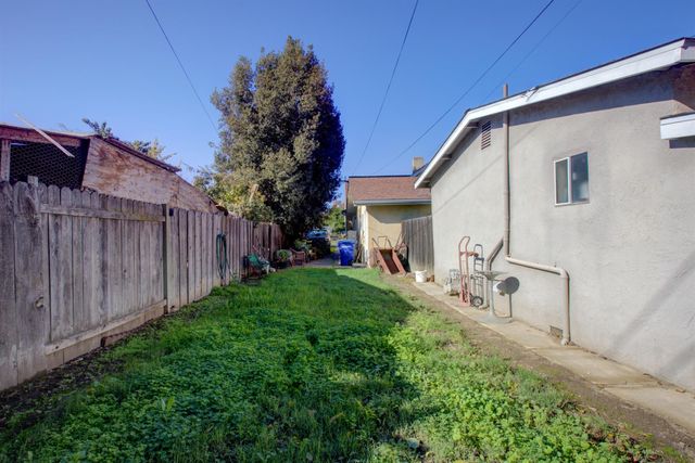 115 Fresno Ave, Modesto, CA 95351