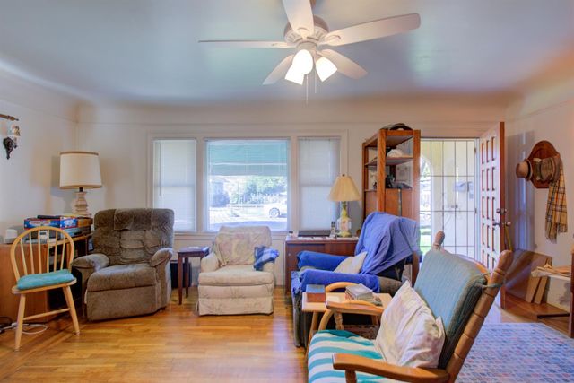 115 Fresno Ave, Modesto, CA 95351