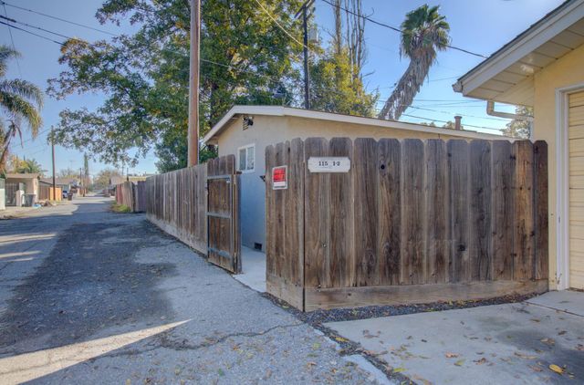 115 Fresno Ave, Modesto, CA 95351