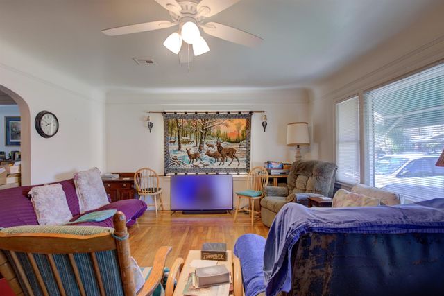 115 Fresno Ave, Modesto, CA 95351