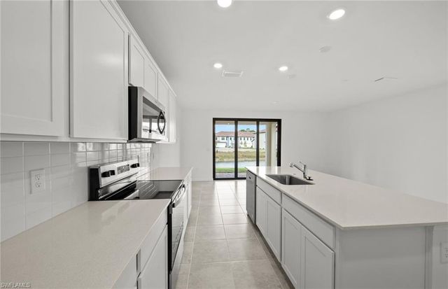 1678 Lake Jessup CIR, Cape Coral, FL 33909