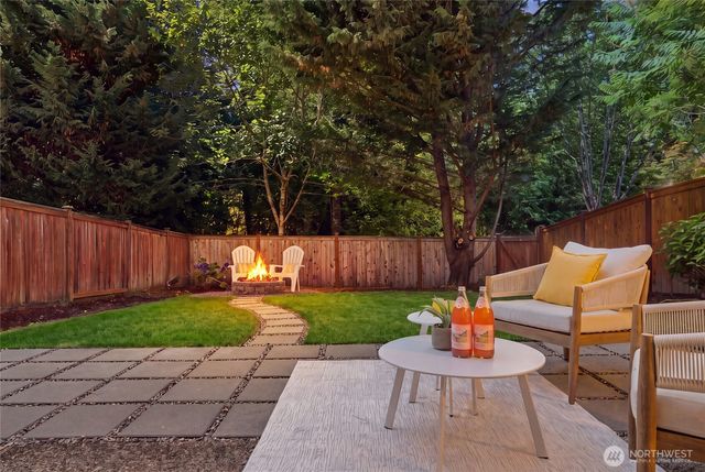 8303 233rd Place NE, Redmond, WA 98053