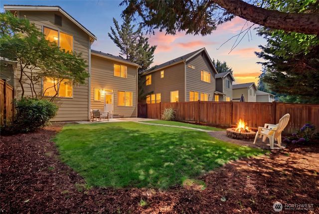 8303 233rd Place NE, Redmond, WA 98053