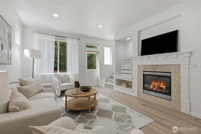 8303 233rd Place NE, Redmond, WA 98053